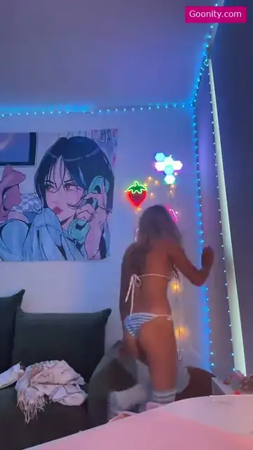 Meikina Buechele Flashing Her Ass In Striped Bikini Nude OnlyFans Video