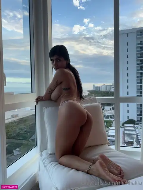 miakhalifa video 16