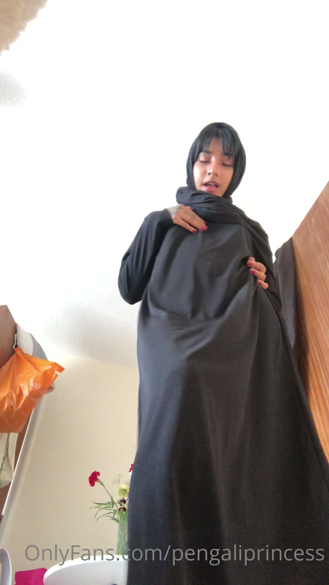 Yasmina Khan 💘 video 6
