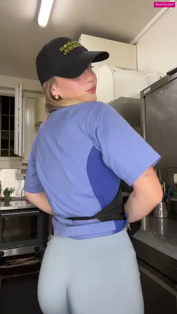 Kelly Big Ass In Tight Blue Leggings Nude OnlyFans Video