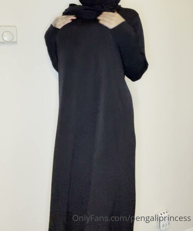 Yasmina Khan 💘 video 4